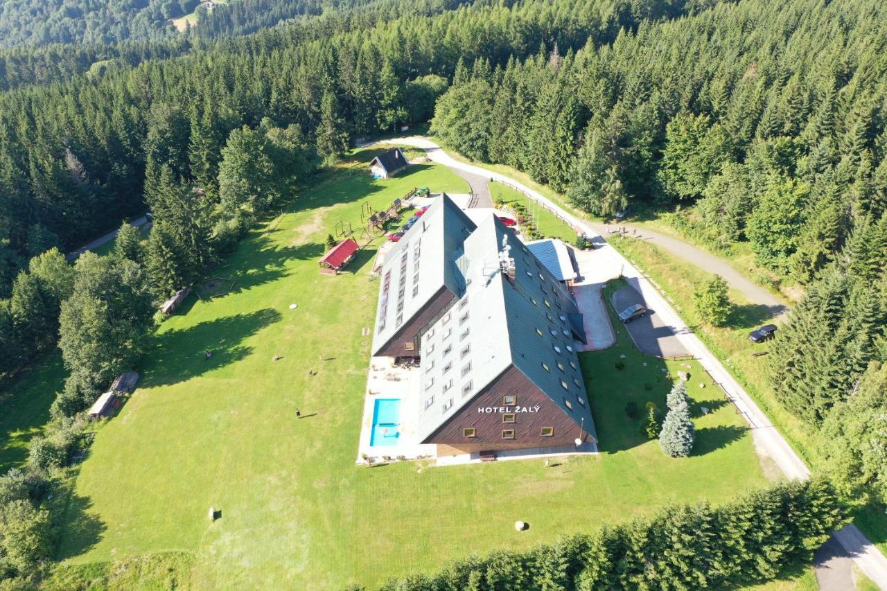 Hotel Zaly Apartmany Benecko Exterior photo